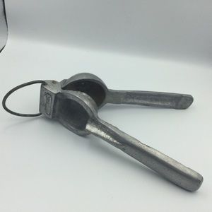 Vintage Metal Juicer Lemon Lime Squuzer